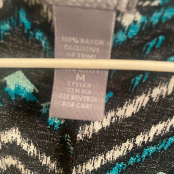 Tank top size medium crop top - Picture 3 of 3